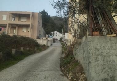 Land plot in Dobrota, Kotor for investments or building residential house