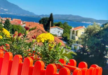 Big 3 rooms flat in Bijela, Herceg Novi with see view and parking