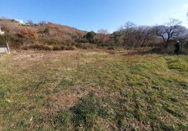 For sale big plot of land 1704 m2 in Sutomore