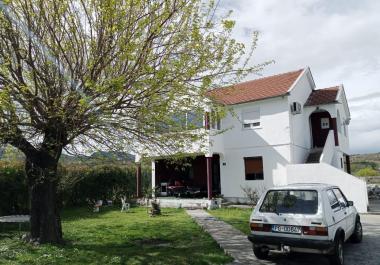 House in Podgorica with big land plot 2000 m2