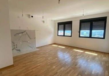 Sunny flat 62.5 m2 in Tivat in a new house