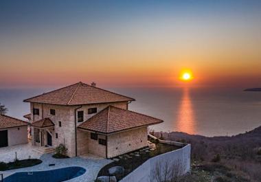 Exclusive mediterranean style villa 185 m2 in Blizi kuci with sea view