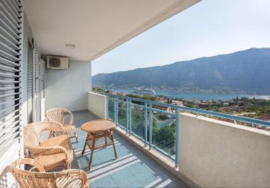 Panoramic sea-view studio 46 m2 with terrace in Kotor