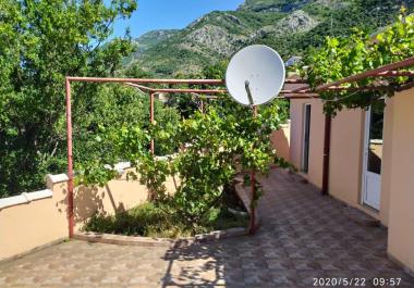 Charming 160m2 house in Sutomore with garden