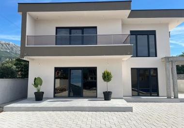 New Luxurious 4 bedrooms villa 187 m2 with pool in Bar