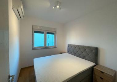 Exclusive furnished 2 bed rooms plus office apt with sea glimpse