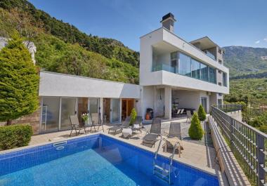 Luxury villa in Kovac with breathtaking bay views and pool