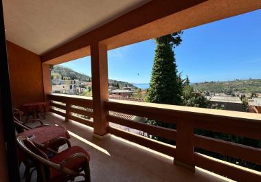 Great sea-view 95 m2 flat with 3 bedrooms in Sutomore