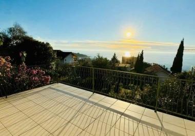 Stunning sea view terrace 2 storey home 85 m2 near beach