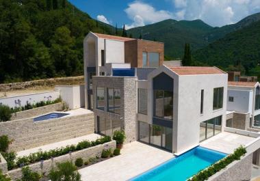 Exclusive new townhouse 189 m2 villa in Tivat with private pool and sea view