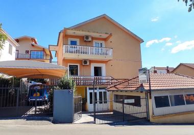 Exclusive working mini-hotel with 10 rooms in Đenovići for sale next to the sea