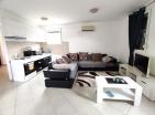 Seaview two bedrooms apartment 111m2 in Igalo with terraces steps from the beach