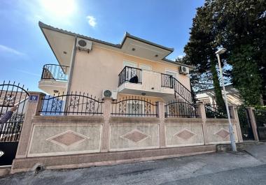 300 m2 tri-level mini-hotel in Herceg Novi for sale