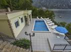 Exclusive beachfront villa in Kostanjica with 4 aparts: mini hotel with a beach