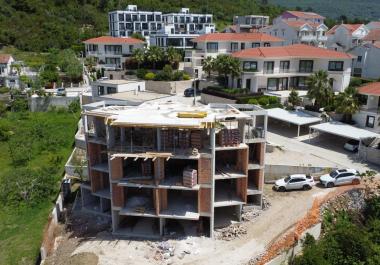 New lux sea view discounted apartment in Tivat at the construction stage