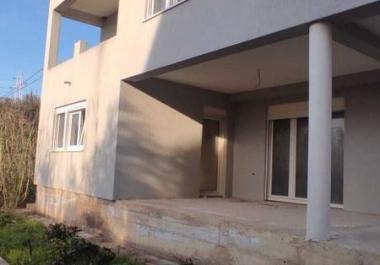 Unfinished 200 m2 house in Bar with sea view with great potential