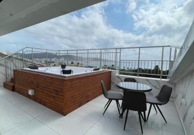 Luxury 144 m2 penthouse in Bar with sea view, sauna and jacuzzi