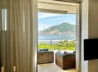 Luxury 2 bedroom sea-view apartment in Dukley Gardens, Budva with jacuzzi