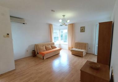 Charming one bedroom 55 m2 apartment in Budva with beautiful green park views