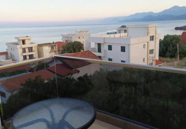 Sea view 1-bedroom studio 34 m2 flat in Utjeha, steps from the beach