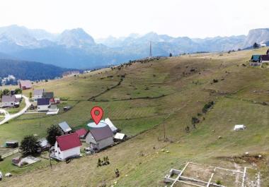 2 urbanized 900 m2 land plot in Pitomine, Žabljak for mini-hotel