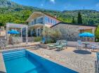 Stunning 241 m2 villa with pool and sea views in Buljarica