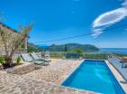 Stunning 241 m2 villa with pool and sea views in Buljarica