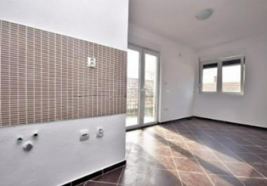 Flat for sale in Djenovici