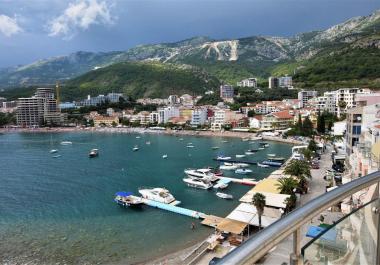 Two apartments on the first line with large terraces and a gorgeous view